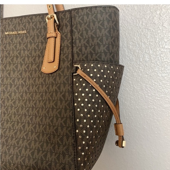 Michael Kors Signature Voyager East West Tote - Picture 5 of 6